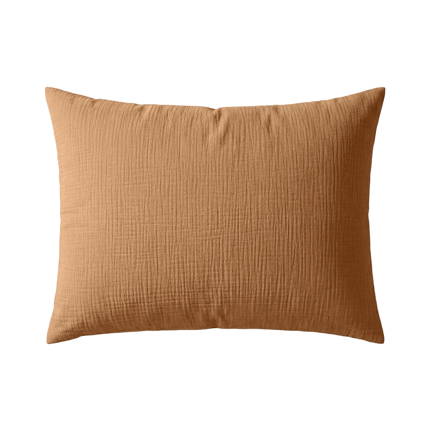 De Japandibed Katoen Mousseline Kussensloop Set van 2 in Terra heeft zachte, gestructureerde kussenslopen in effen lichtbruin, perfect om comfort en stijl toe te voegen aan je Japandi bed, afgebeeld op een witte achtergrond.