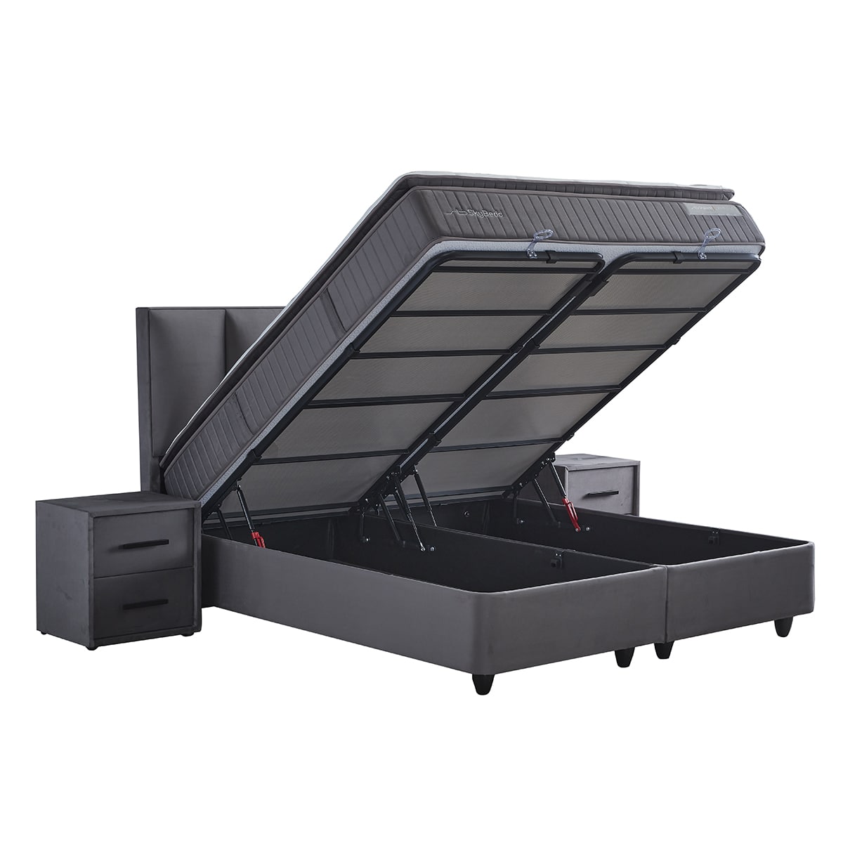 Het Zelesta SkyBedd Orion - Antraciet is een luxe boxspringbed waarvan het matras is opgetild om ruime opbergcompartimenten te onthullen, geflankeerd door twee strakke zwarte nachtkastjes met laden.