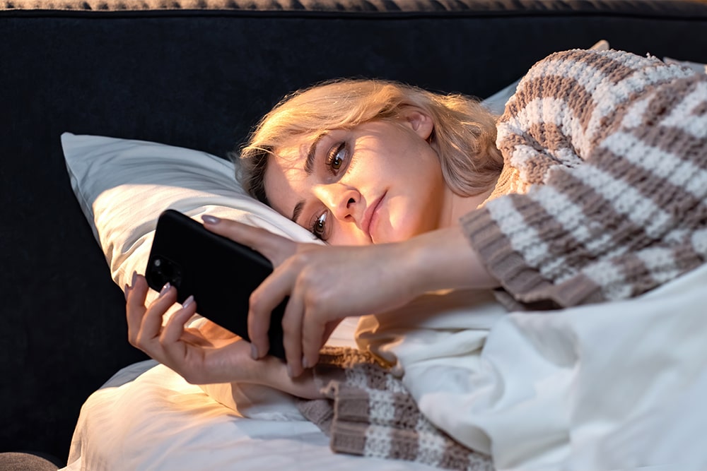 De donkere kant van smartphones tijdens het slapengaan: Bijwerkingen en oplossingen