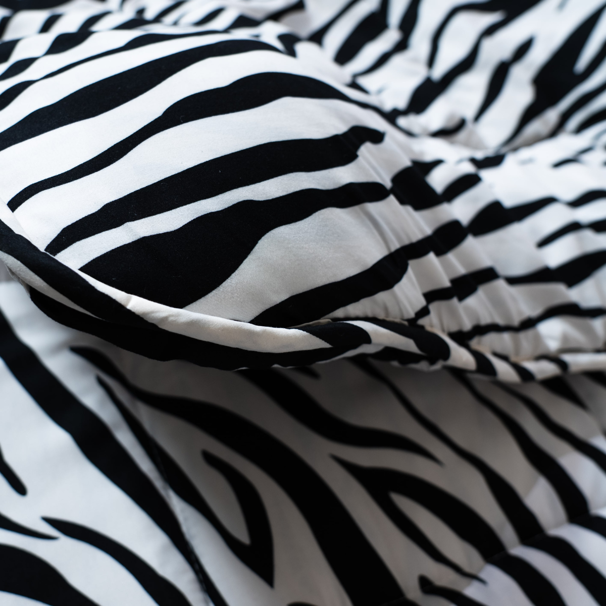 Zelesta Comfort Design 4-Season Duvet - Zebra Skin image
