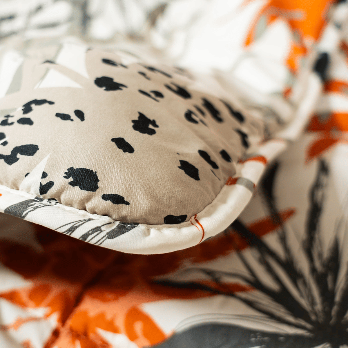 Zelesta Comfort Design 4-Season Duvet - Jungle Vibe image