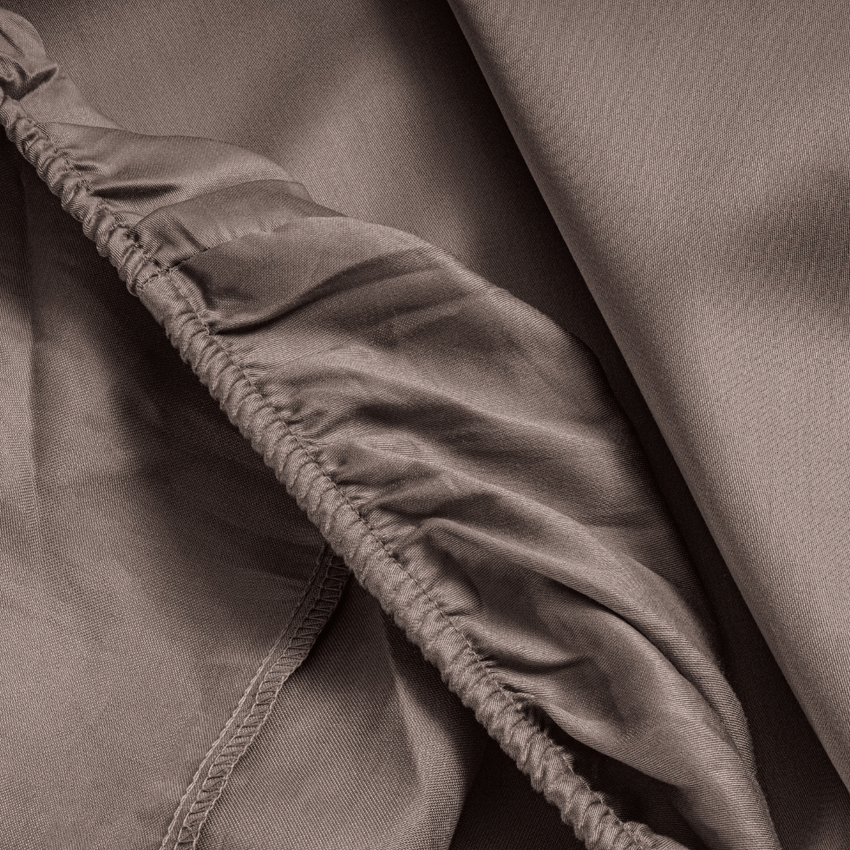 Primaviera Deluxe Topper Satijn Hoeslaken Taupe