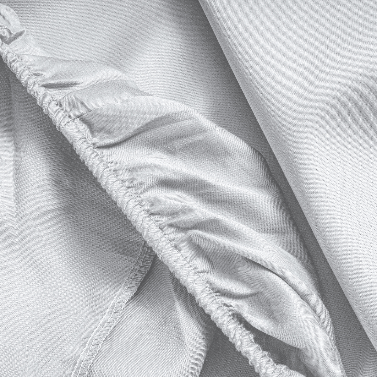 Zelesta Primaviera Deluxe Topper Satin Fitted Sheet White image