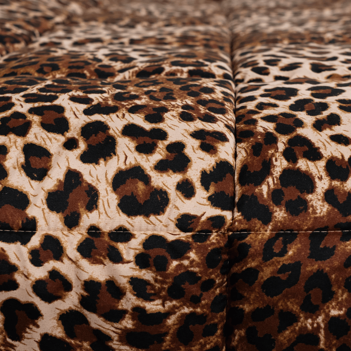 Zelesta Comfort Design 4-Season Duvet - Jaguar Skin image
