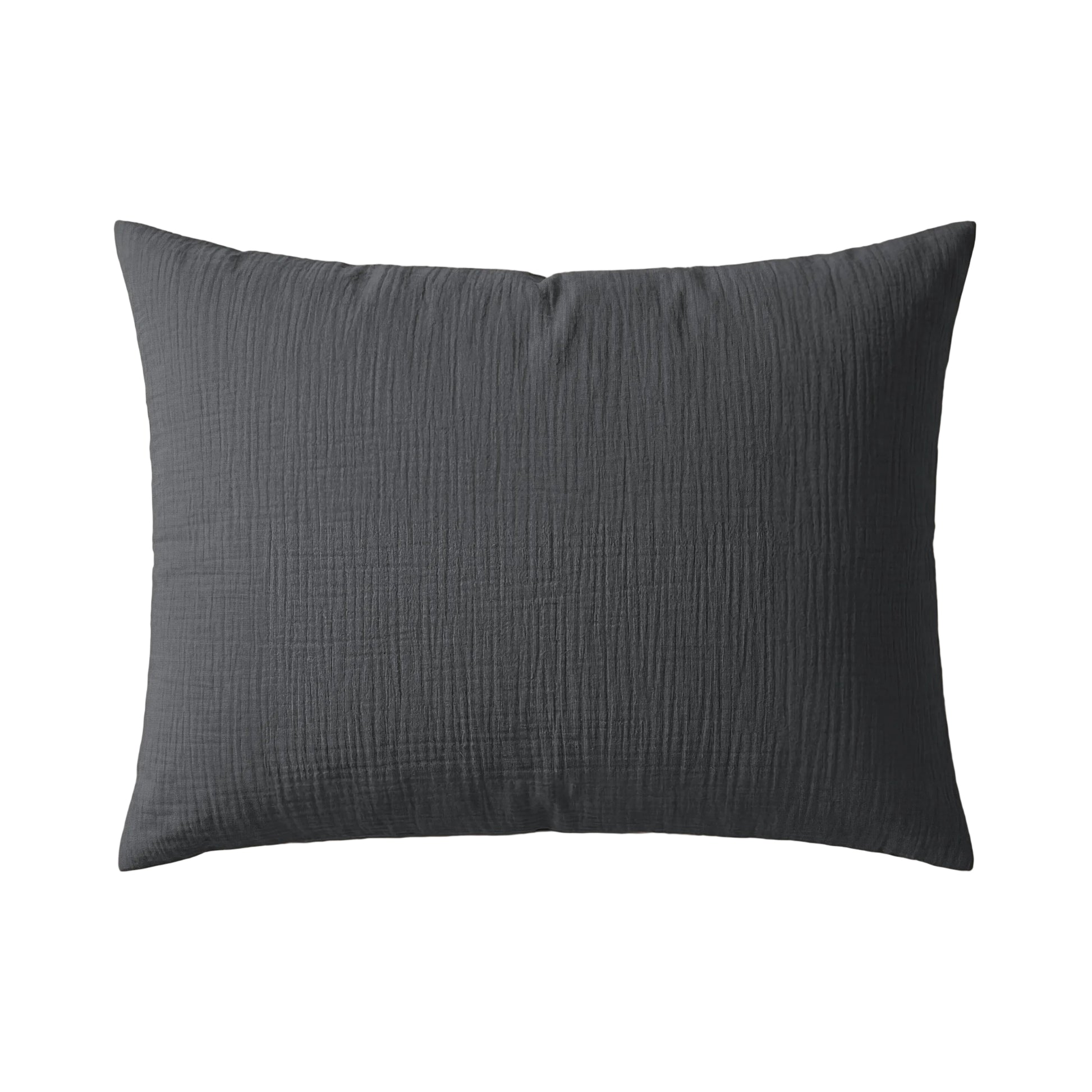 De Japandibed Katoen Mousseline Kussensloop Set van 2 in antraciet, afgebeeld tegen een witte achtergrond, is perfect om comfort en Japandi stijl aan je bed toe te voegen.