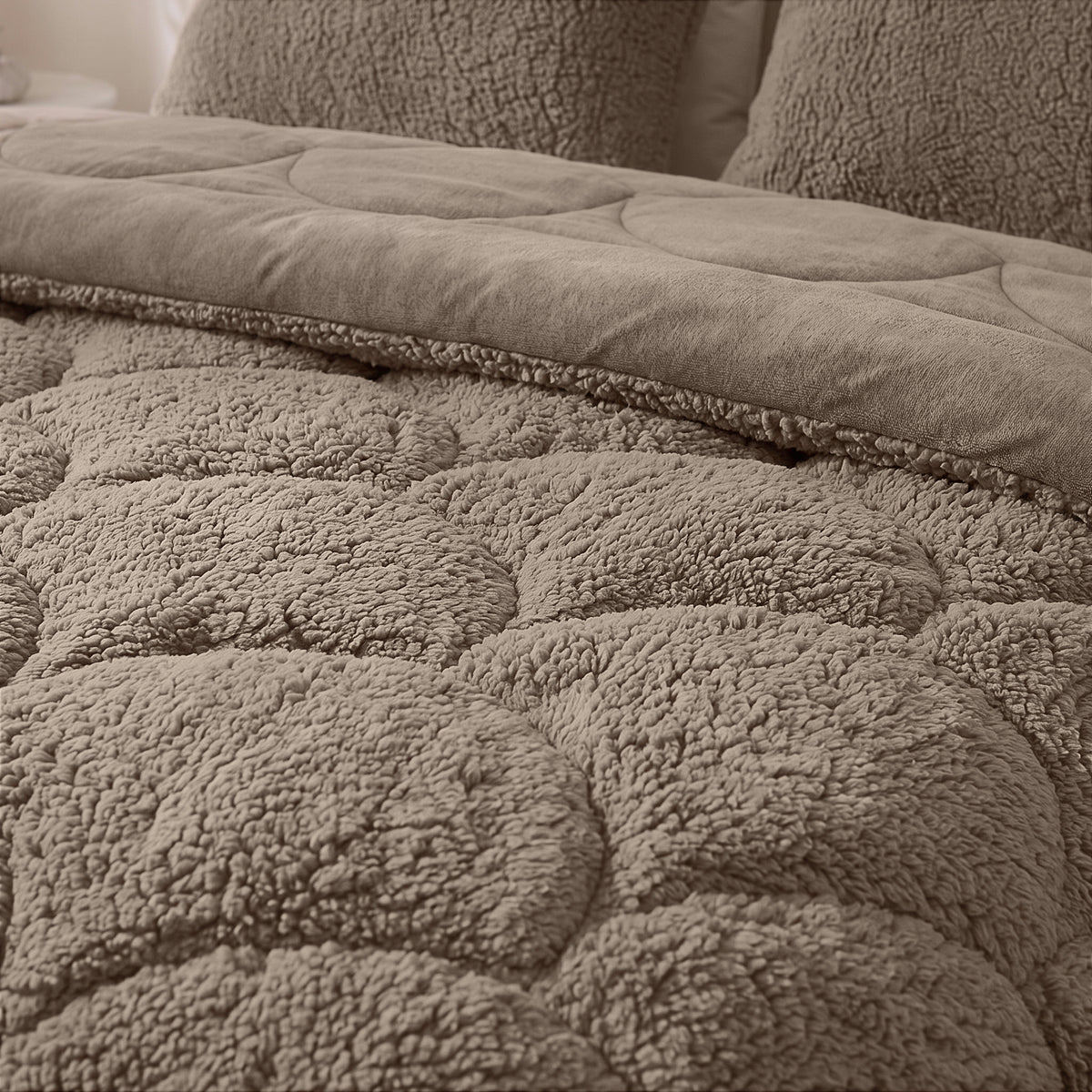 Zelesta Special Teddy Chenille Dekbed - Donkertaupe