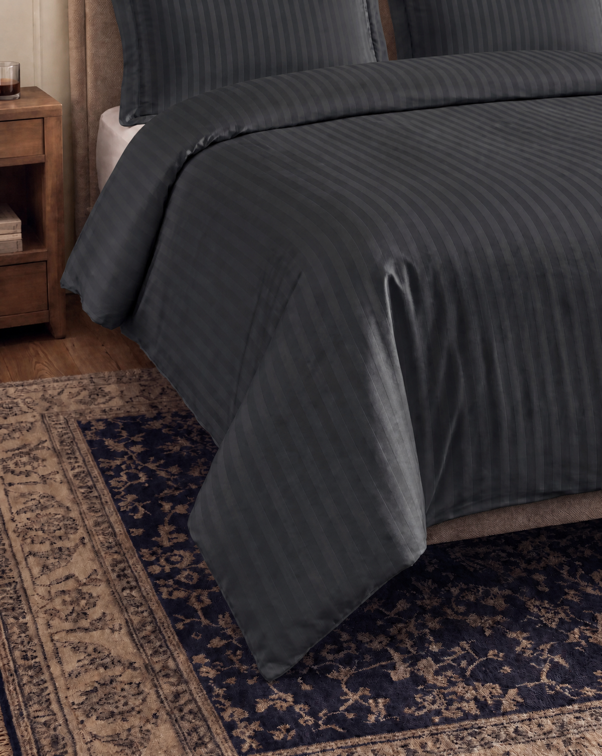 Zelesta Deluxe Hotel Stripe Seamless Satin Cotton Duvet - Anthracite