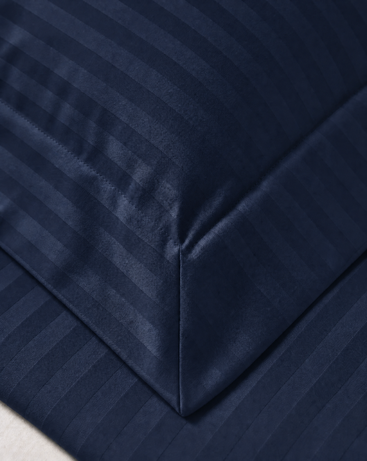 Zelesta Deluxe Hotel Stripe Seamless Satin Cotton Duvet - Blue