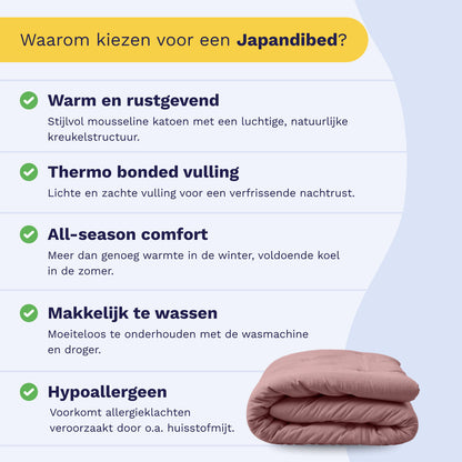 Checklist met de voordelen van de Zelesta Japandibed Katoen Mousseline - Oud Roze: warm, ademend, hypoallergeen, wasbaar en het hele jaar door comfortabel - opgevouwen in de hoek.