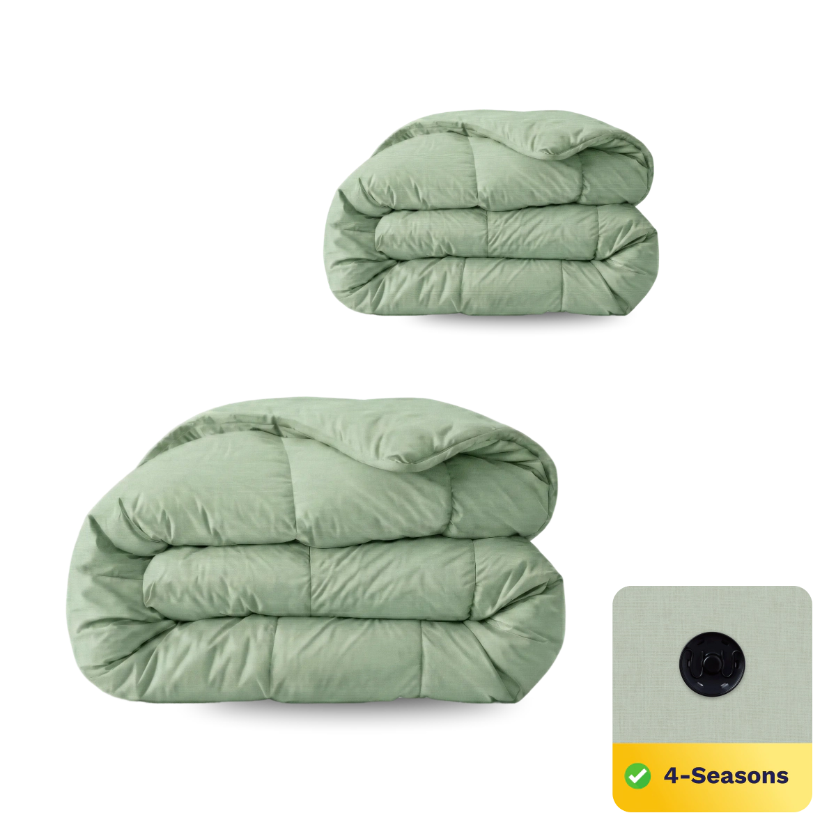 Twee Zelesta Wonderbed 4 Seasons Double Katoen dekbedden in naturel groen zijn gevouwen en gestapeld. Een inzet benadrukt de perkal katoenen stof, met een knoopdetail en een 4-Seasons label.