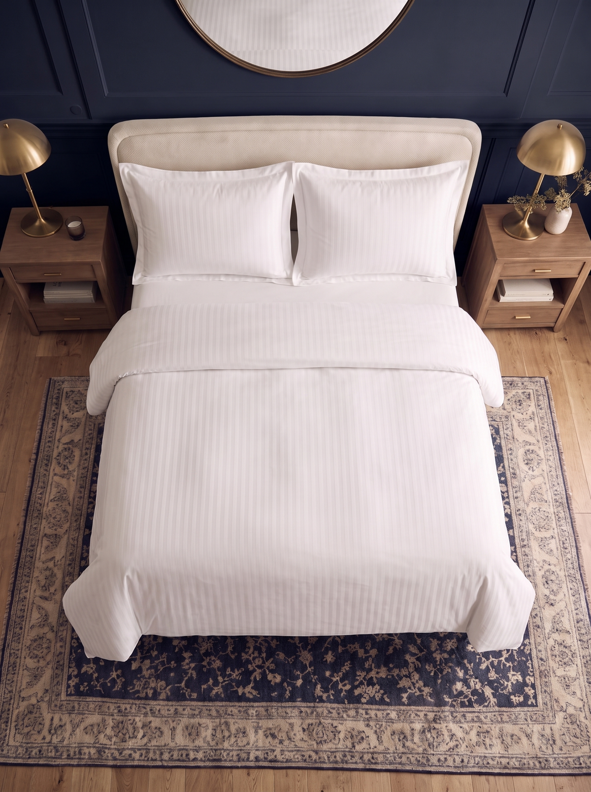 Zelesta Deluxe Hotel Stripe Seamless Satin Cotton Duvet - White
