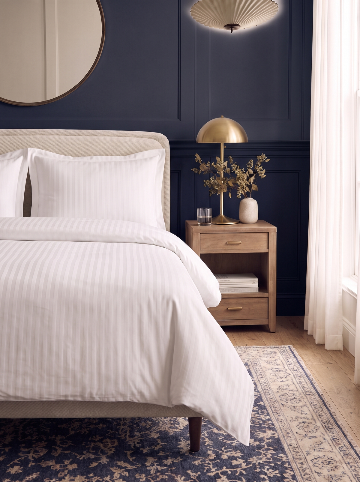 Zelesta Deluxe Hotel Stripe Seamless Satin Cotton Duvet - White