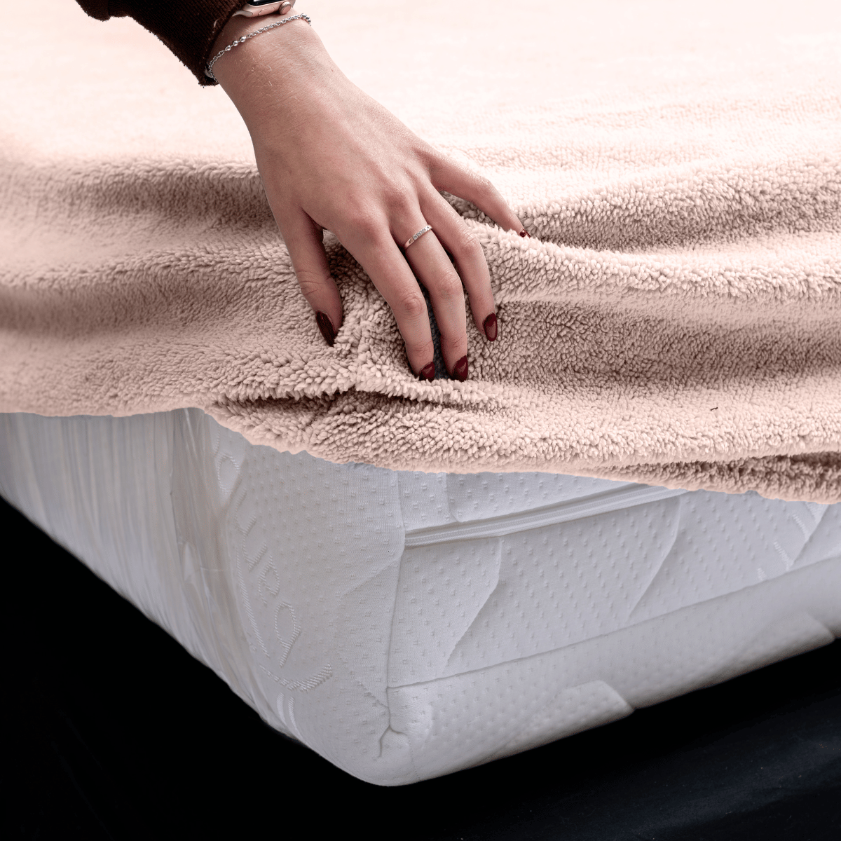Zelesta Teddy Fitted Sheet - Pink image